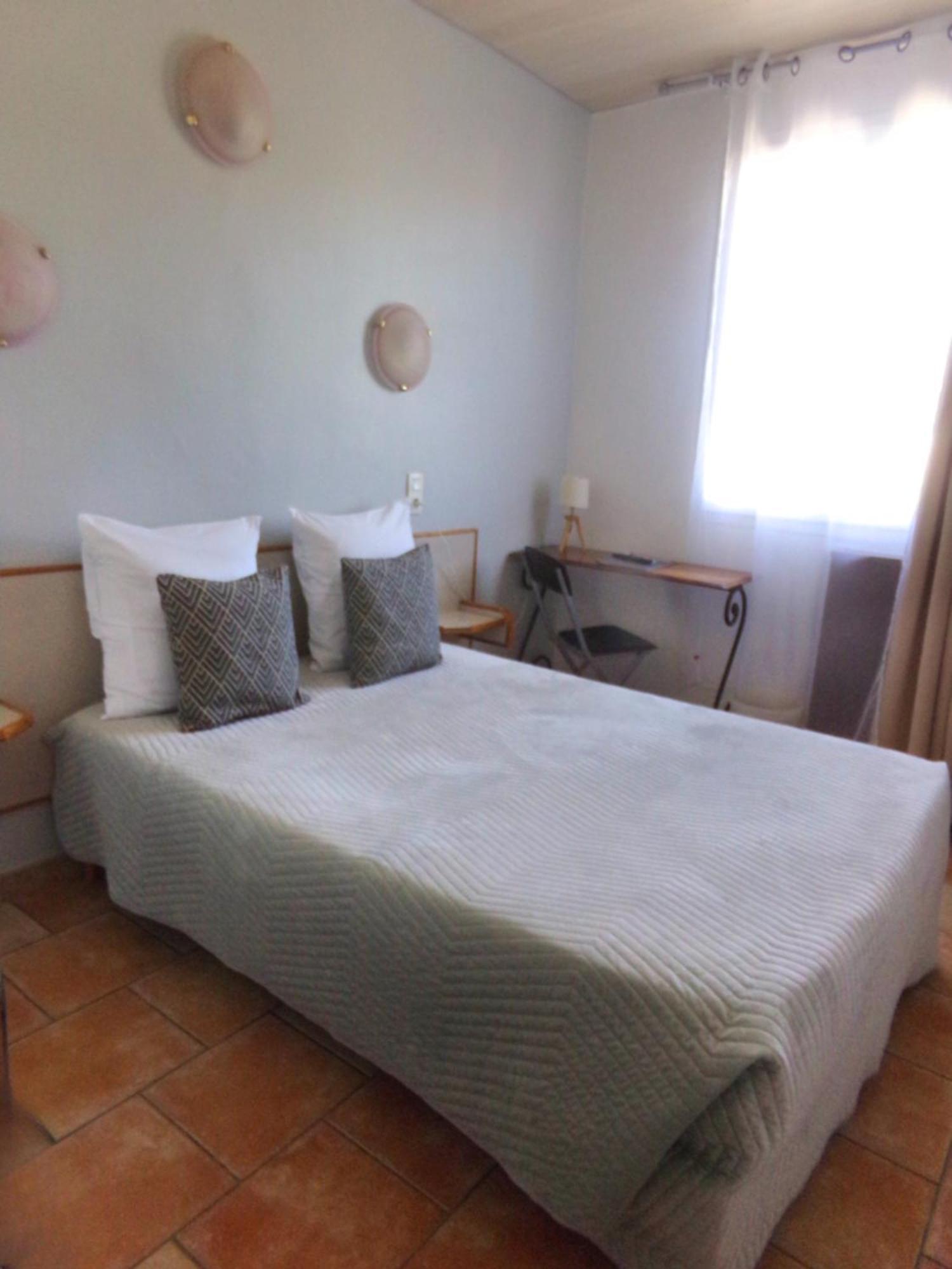 Du Hotel 2*