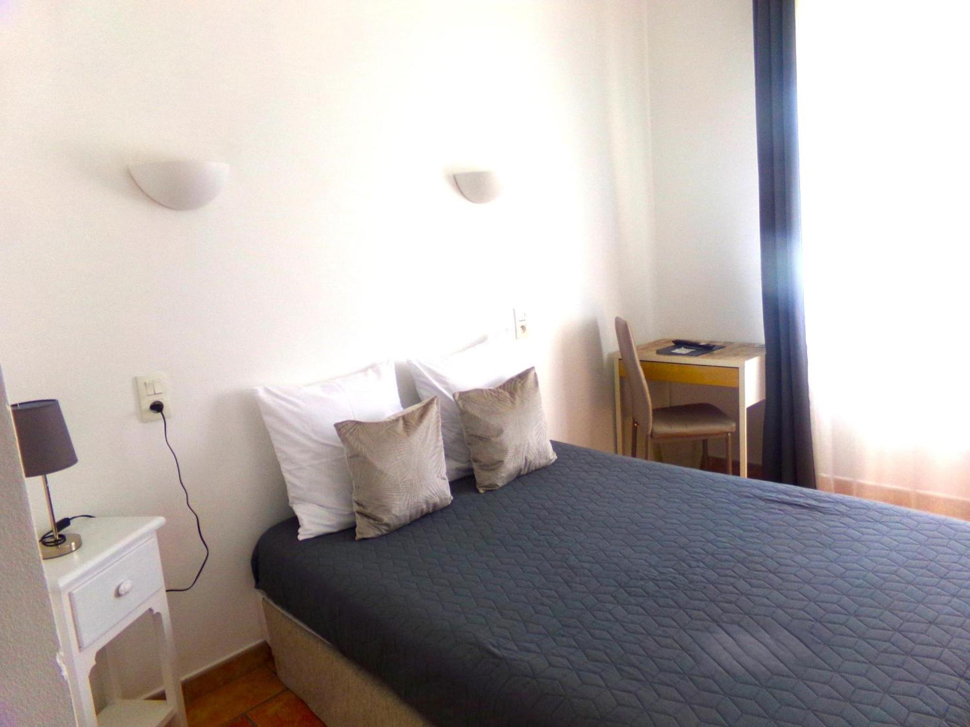 Du Hotel 2*