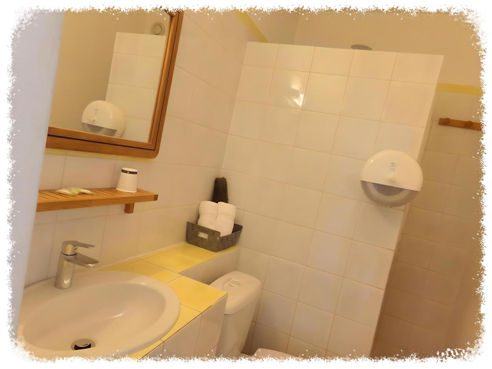 Du Hotel 2*